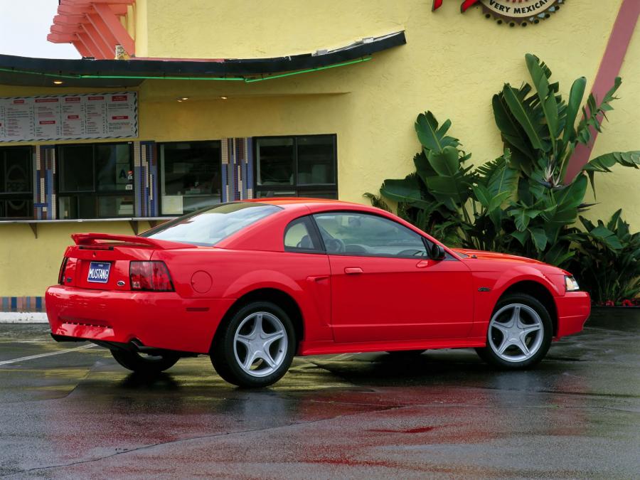  Ford Mustang GT Coupe 1998 года  (фото 11 из 14)